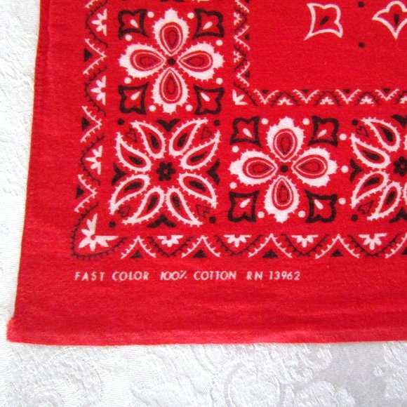 CLASSIC RED BANDANA, VINTAGE COTTON MADE in USA - THE REAL THING!  20" SOFT - Picture 1 of 3